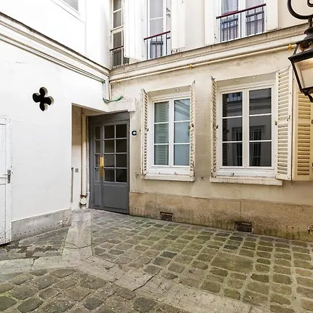 Apartment Saint Germain / Bon Marche *